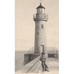 44 LE CROISIC. Jeune Pêcheur et le Phare