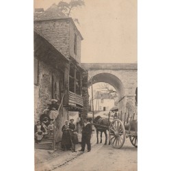 56 AURAY. Attelage et Marin Rue du Pavé vers 1900