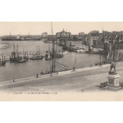 62 CALAIS. Bateaux de Pêche au Bassin du Paradis