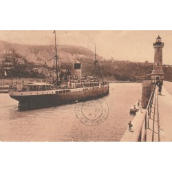 06 NICE. Le "Général Bonaparte" courrier de Corse sortant du Port devant le Phare 1933