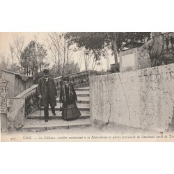 06 NICE. Le Château, escalier conduisant à la Plate-forme ancienne porte de Turin