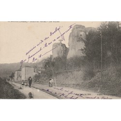 55 MIHIEL. Les Roches route de Verdun avec promeneurs