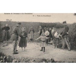 59 à la FRONTIERE. Visite d'une bande de pacotilleurs Douaniers et jeunes Contrebandiers...