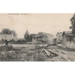 55 VAUCOULEURS. Stock tronc de bois Rue Neuve 1906