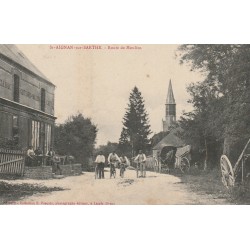 61 SAINT-AIGNAN-SUR-SARTHE. Route de Moulins cyclistes devant le Café Tabac Guittard Vallon