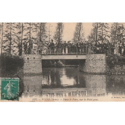 61 FLERS. Concours de Pêche sur le Petit Pont du Parc 1911