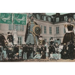 59 DOUAI. Cortège des Géants la Famille Gayant 1910