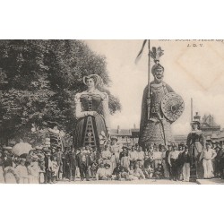 59 DOUAI. Cortège des Géants. Famille Gayant 1907