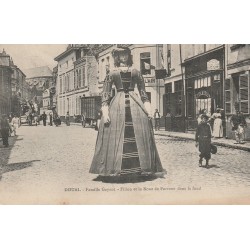 59 DOUAI. Cortège des Géants. Famille Gayant. Filion et Roue de Fortune 1907