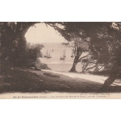 2 CPA 85 ILE DE NOIRMOUTIER. Bois de la Chaise barques de Pêcheurs Estacade et Abbaye de la Blanche