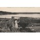 89 SAINT-FARGEAU. Lac de Bourdon, femmes et fleurs