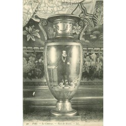 2 Cpa 64 PAU. Vase de Sèvres et Berceau Henri IV au Château