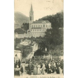 4 Cpa 65 LOURDES. Grotte Basilique, Château, Esplanade et Pont Boulevard