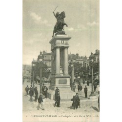 5 Cpa 63 CLERMONT-FERRAND. Vercingétorix rue Ecu, Fontaine Pétrifiante et Monument Blaise Pascal