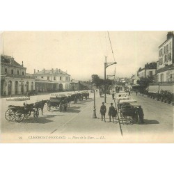 4 Cpa 63 CLERMONT-FERRAND. Fiacres Place de la Gare, Statue Desaix, Tramway rue Blatin et Lycée Jeanne d'Arc