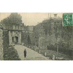 2 cpa 64 BAYONNE. Remparts Porte Mousserolle et Cloître Cathédrale 1914