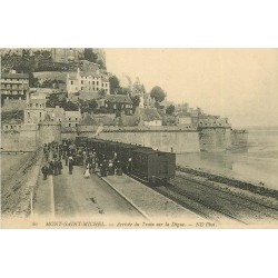 3 cpa 50 LE MONT-SAINT-MICHEL. Arrivée du Train sur la Digue et les Remparts 1921