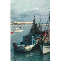 17 ROYAN. Bateaux de Pêche dans le Port 1969