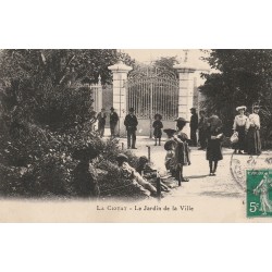 13 LA CIOTAT. Le Jardin de la Ville bien animé 1912