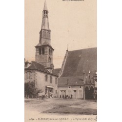 03 SAINT-POURCAIN-SUR-SIOULE. L'Eglise animation devant un commerce