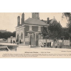 89 AILLANT-SUR-THOLON. Hôtel des Postes et le Clocher belle animation vers 1909