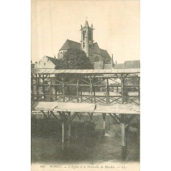 2 cpa 77 MORET. Eglise avec Passerelle du Moulin et le Canal du Loing