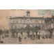 63 VIC-LE-COMTE. Cortège de mariage devant l'Hôtel de Ville 1906