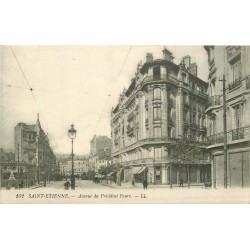 2 Cpa SAINT-ETIENNE. Grand Café et commerces Avenue Président-Faure 1911