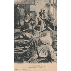 63 THIERS. Intérieur d'une Coutellerie avec les émouleurs allongés