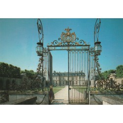 77 CHAMPS-SUR-MARNE. Grille d'Honneur du Château et Salon de Musique