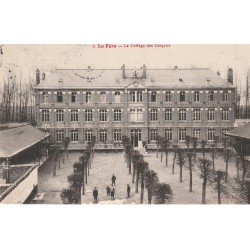 02 LA FERE. Le Collège des Garçons animation 1908