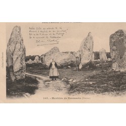 56 CARNAC. Menhirs de Kermario bien animée vers 1900