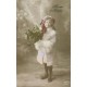 10 cpa FANTAISIES Fleurs Homme Enfants Poilu Femmes Couple Neige Poussins Sainte-Geneviève Communion